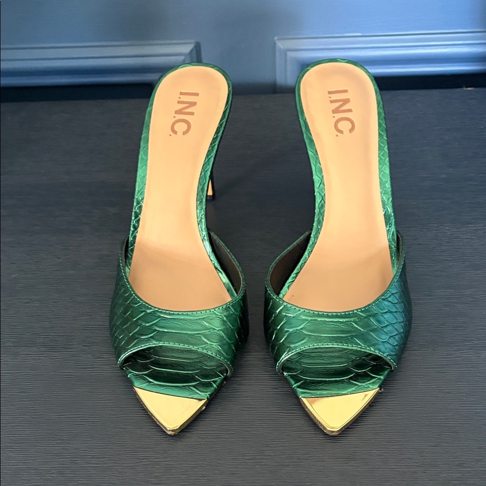 INC green mule